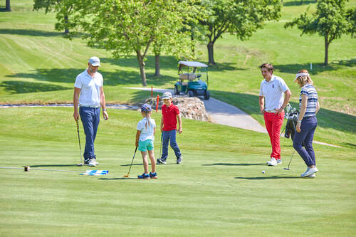 Golfakademie golffamilie mit pro R0A9883